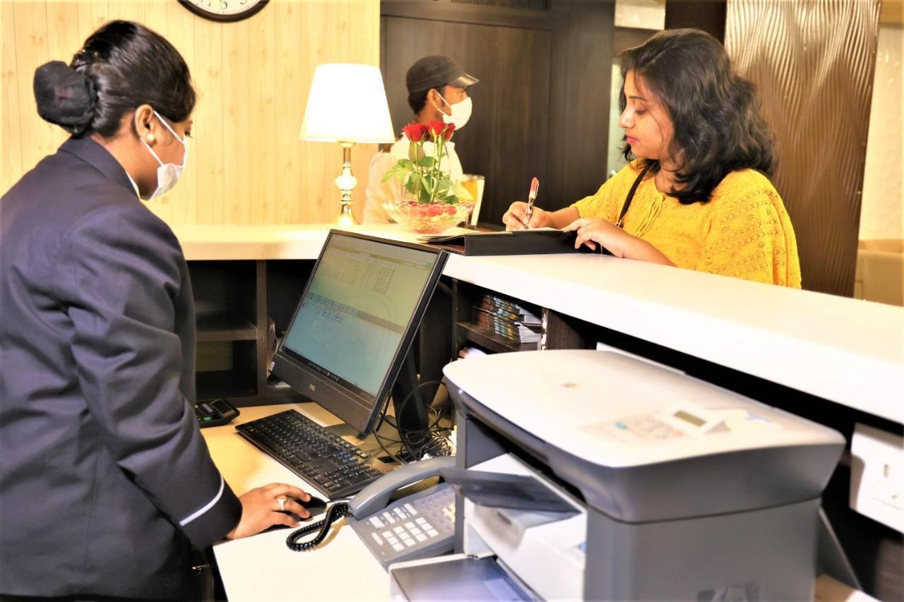 Hotel Sidh Vedantha Патна Екстериор снимка