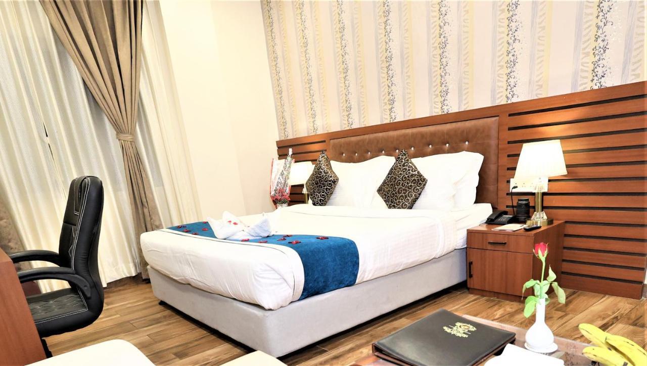 Hotel Sidh Vedantha Патна Екстериор снимка
