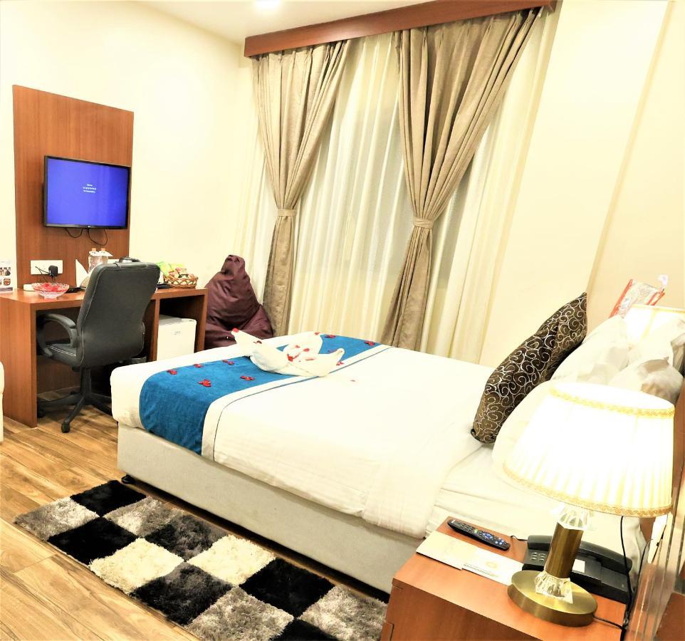 Hotel Sidh Vedantha Патна Екстериор снимка