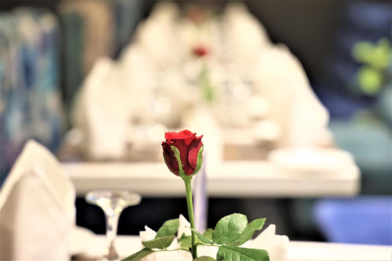 Hotel Sidh Vedantha Патна Екстериор снимка