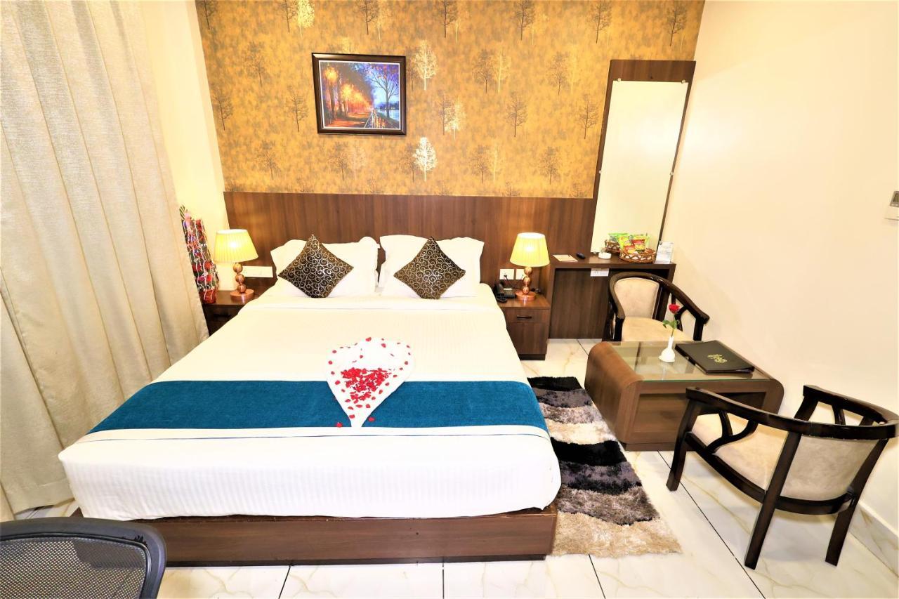 Hotel Sidh Vedantha Патна Екстериор снимка