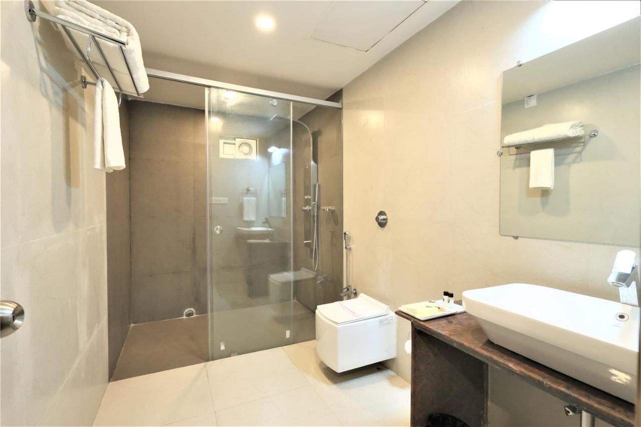 Hotel Sidh Vedantha Патна Екстериор снимка