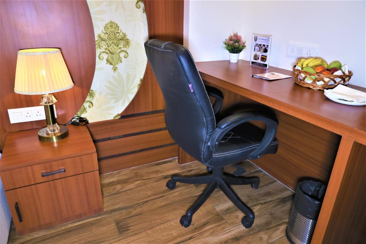 Hotel Sidh Vedantha Патна Екстериор снимка