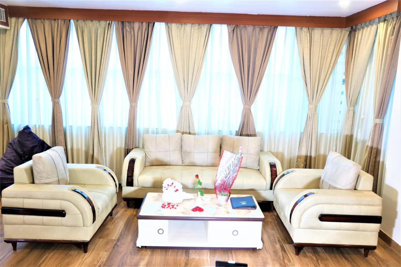 Hotel Sidh Vedantha Патна Екстериор снимка