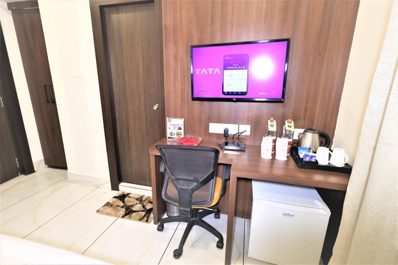 Hotel Sidh Vedantha Патна Екстериор снимка