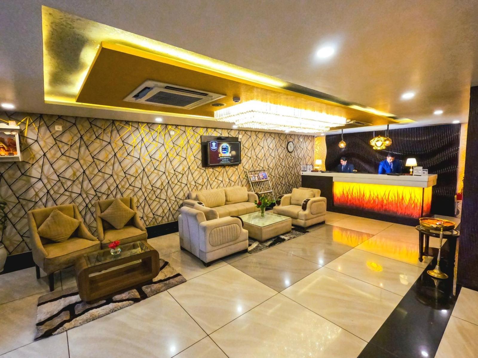 Hotel Sidh Vedantha Патна Екстериор снимка