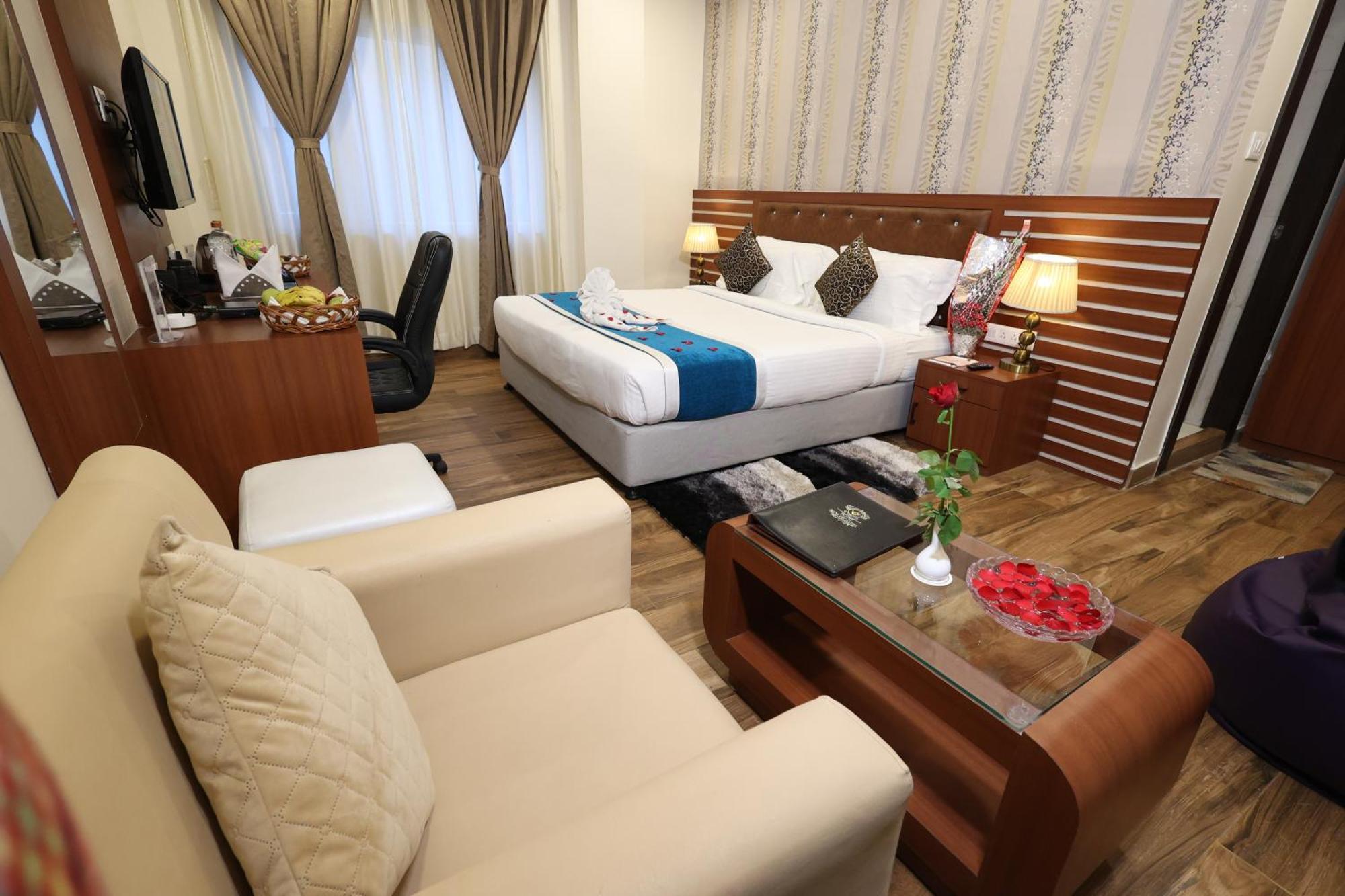 Hotel Sidh Vedantha Патна Екстериор снимка