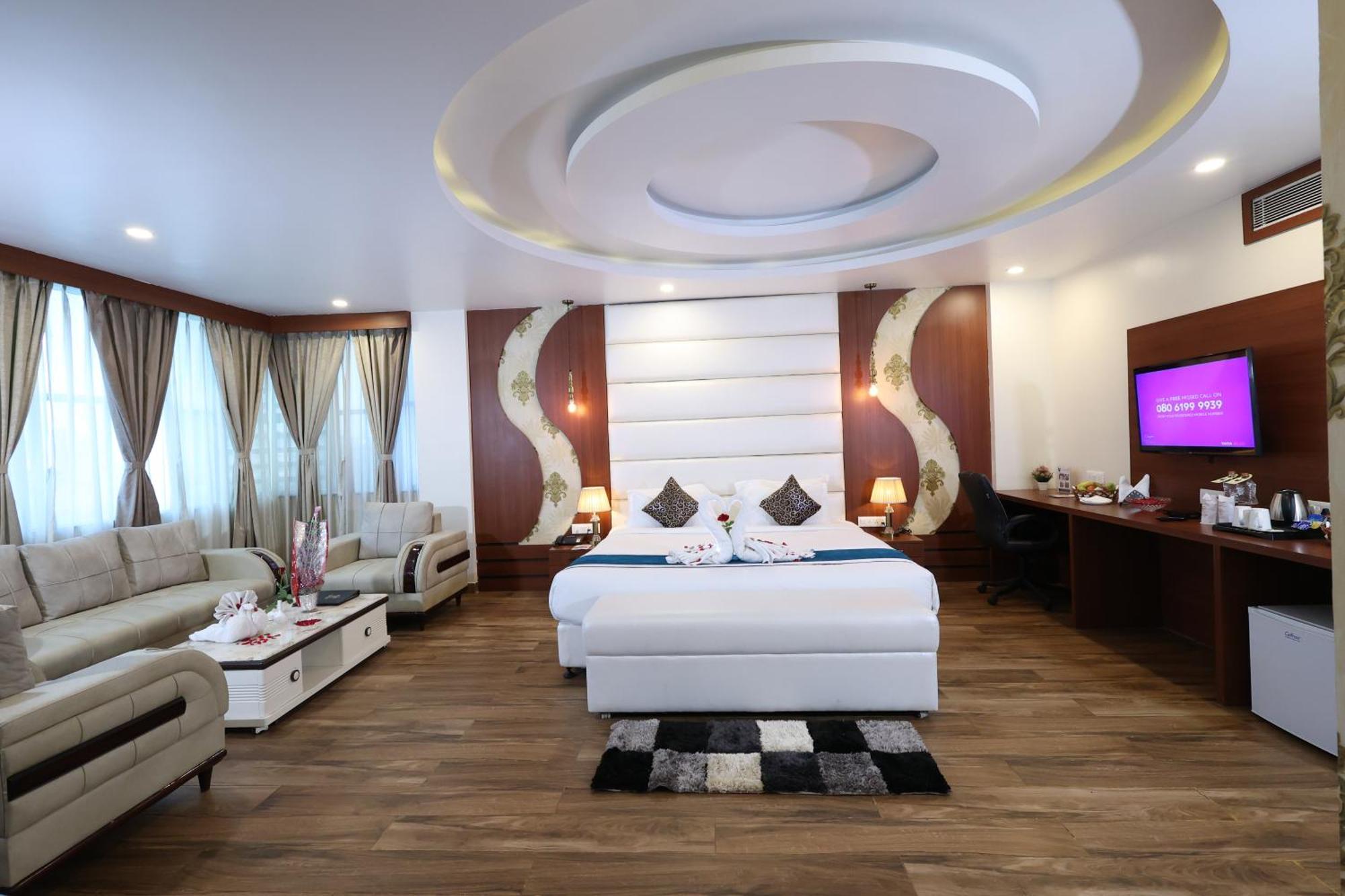 Hotel Sidh Vedantha Патна Екстериор снимка