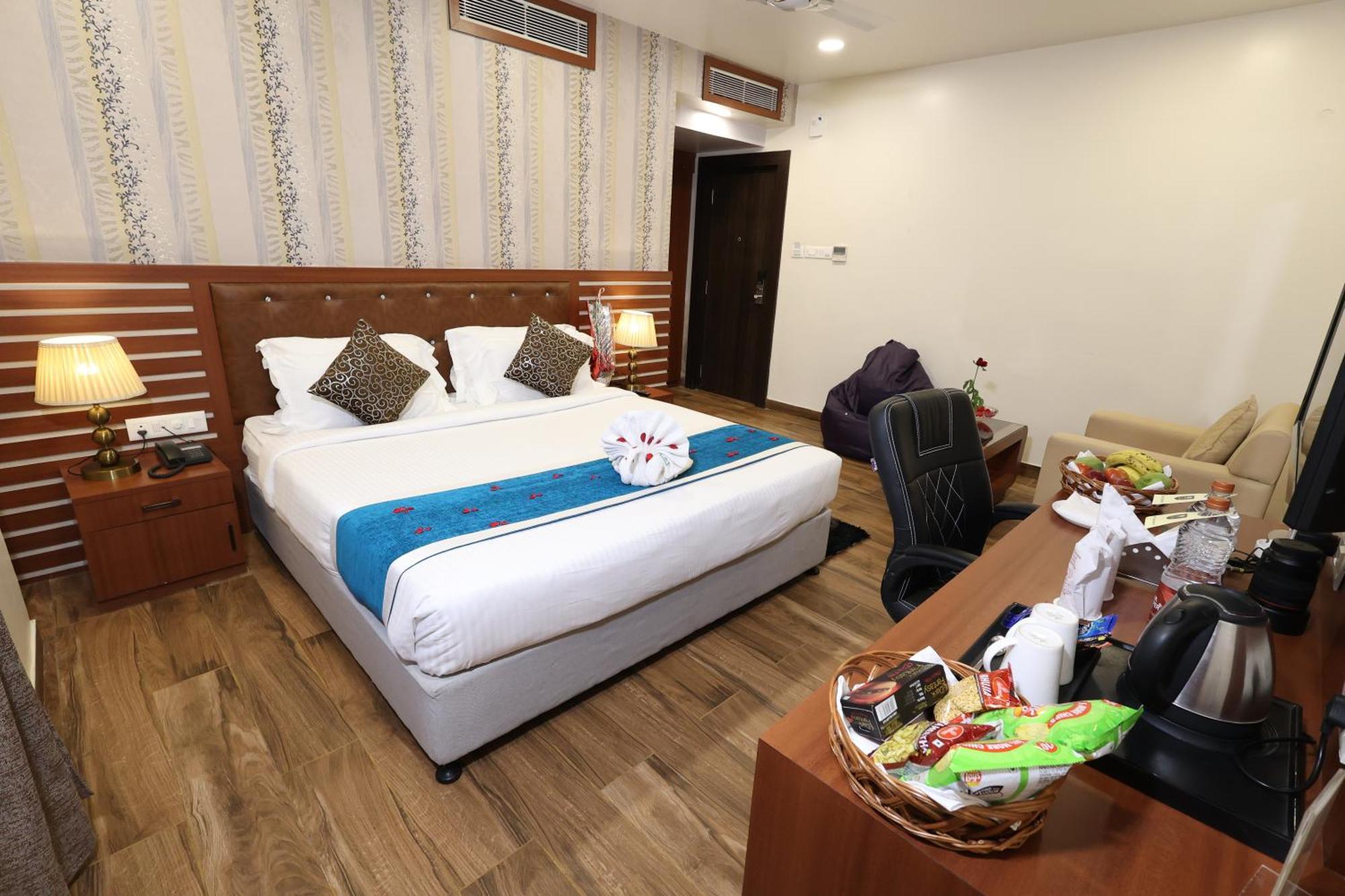 Hotel Sidh Vedantha Патна Екстериор снимка