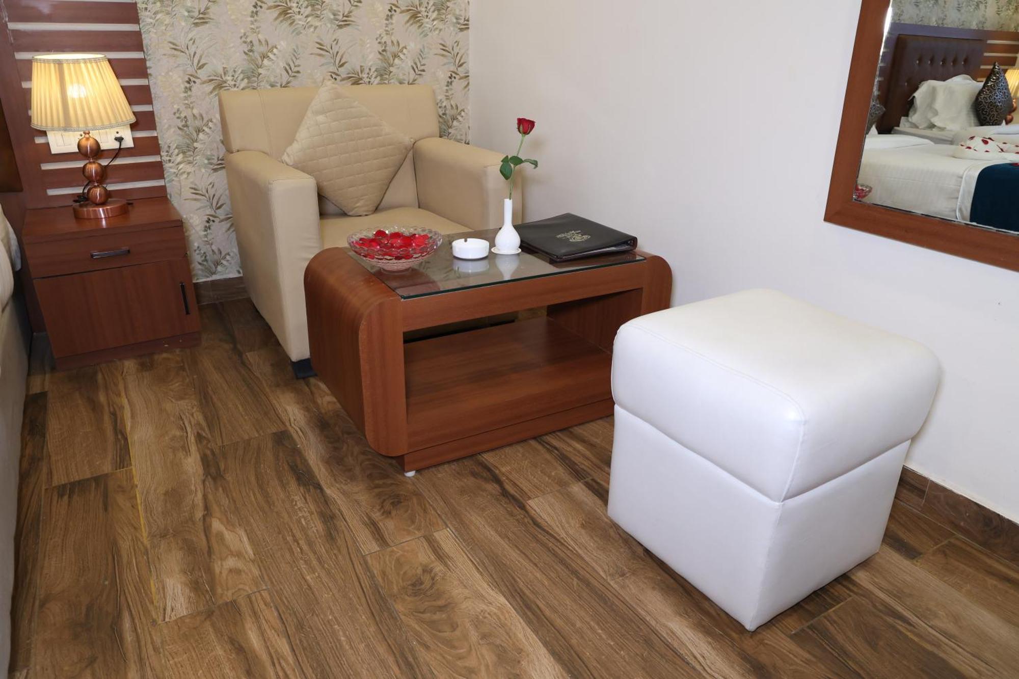 Hotel Sidh Vedantha Патна Екстериор снимка