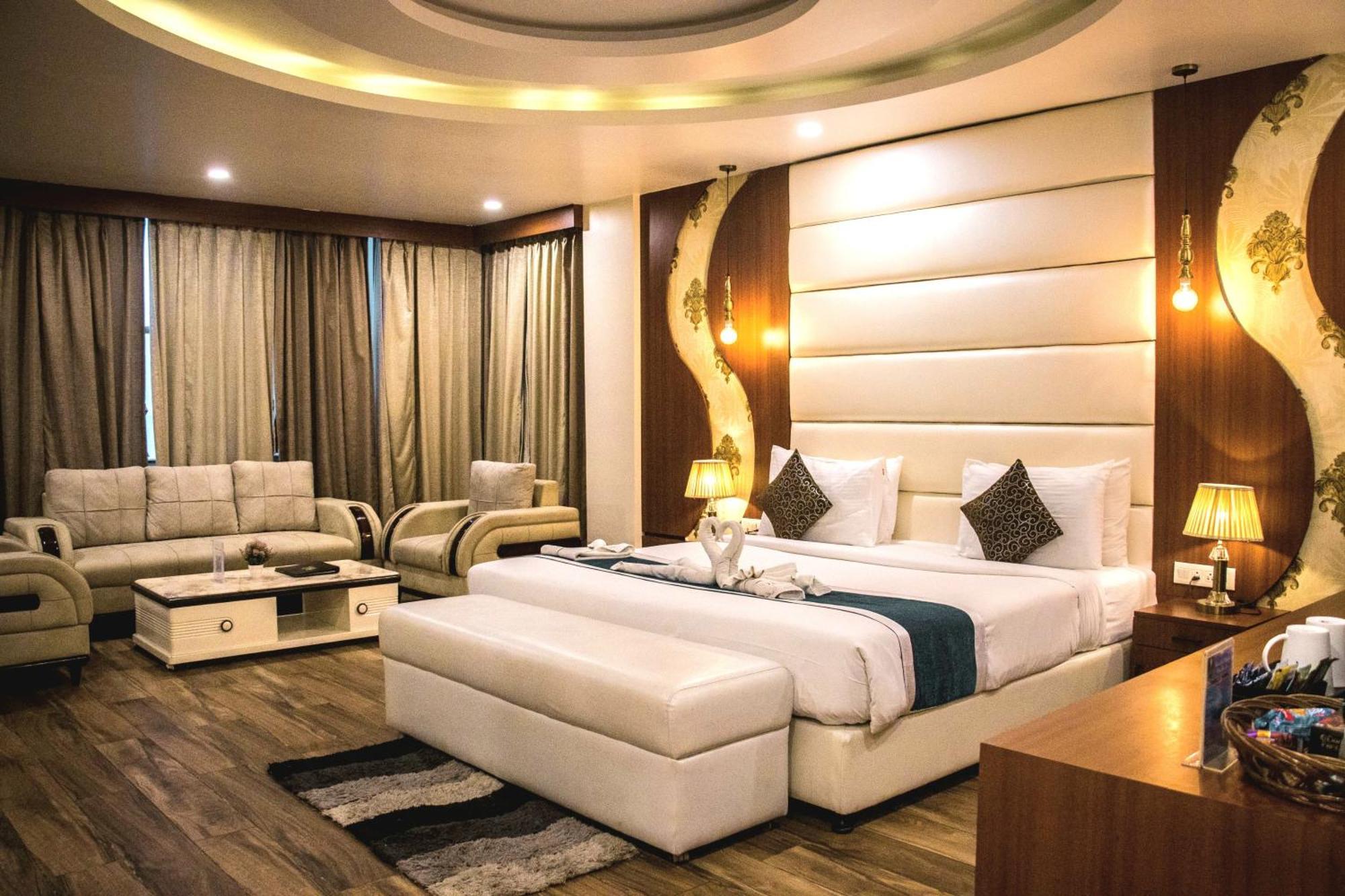 Hotel Sidh Vedantha Патна Екстериор снимка