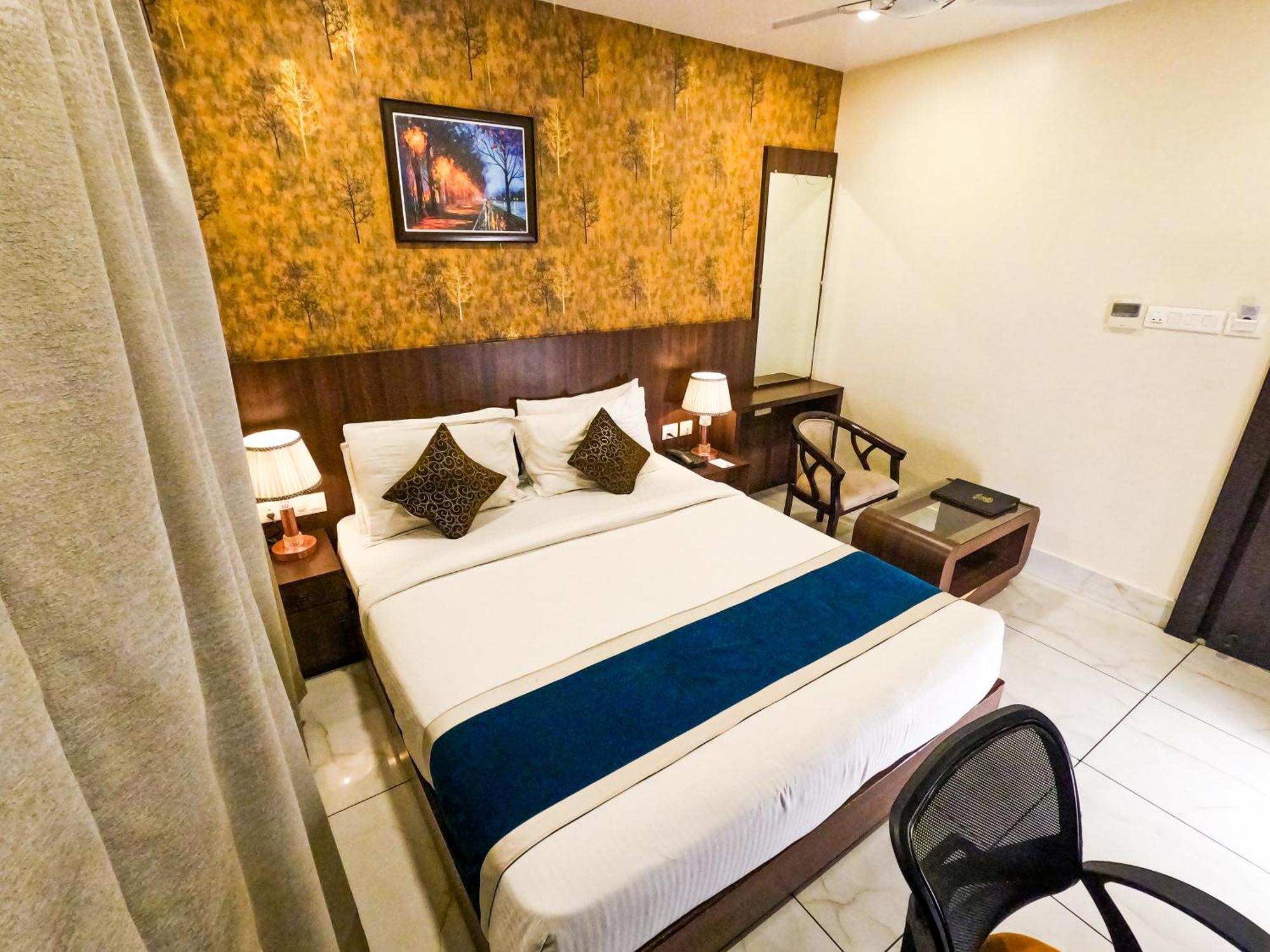 Hotel Sidh Vedantha Патна Екстериор снимка