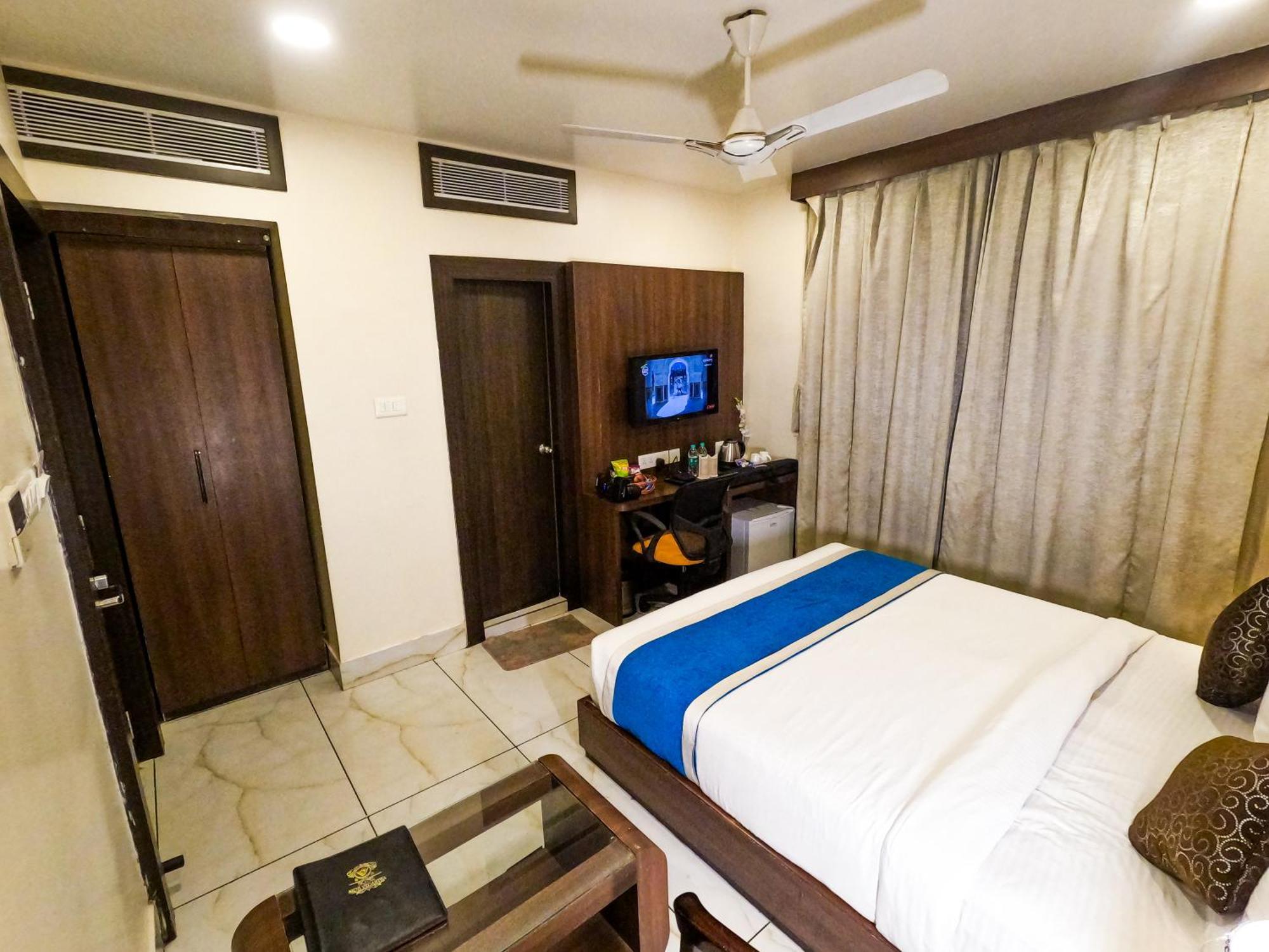 Hotel Sidh Vedantha Патна Екстериор снимка